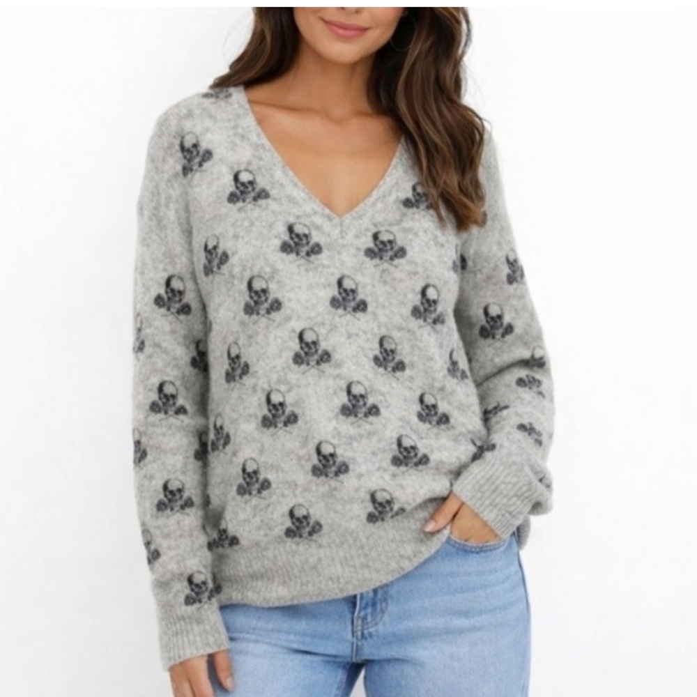 Skull Cashmere Gray V-Neck Skull-Print Sweater